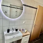 Moderne Ruhige Angebunden 아파트 *