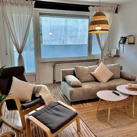 Moderne Ruhige Angebunden