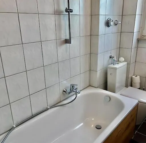 Moderne Ruhige Angebunden