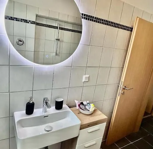 Moderne Ruhige Angebunden Appartement *