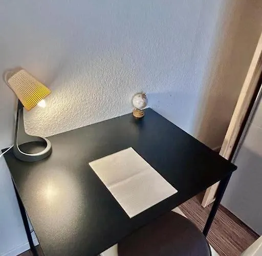 Moderne Ruhige Angebunden *