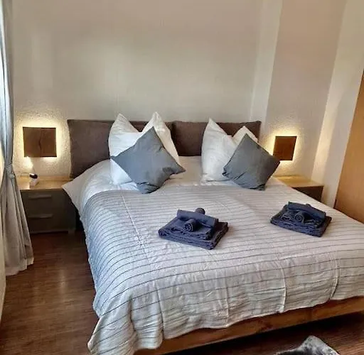 Moderne Ruhige Angebunden