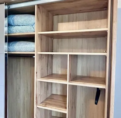 Moderne Ruhige Angebunden